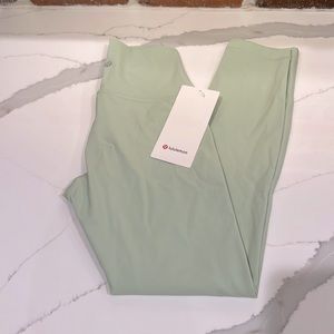 Women’s Lululemon Wonder Under HR Tight size:4